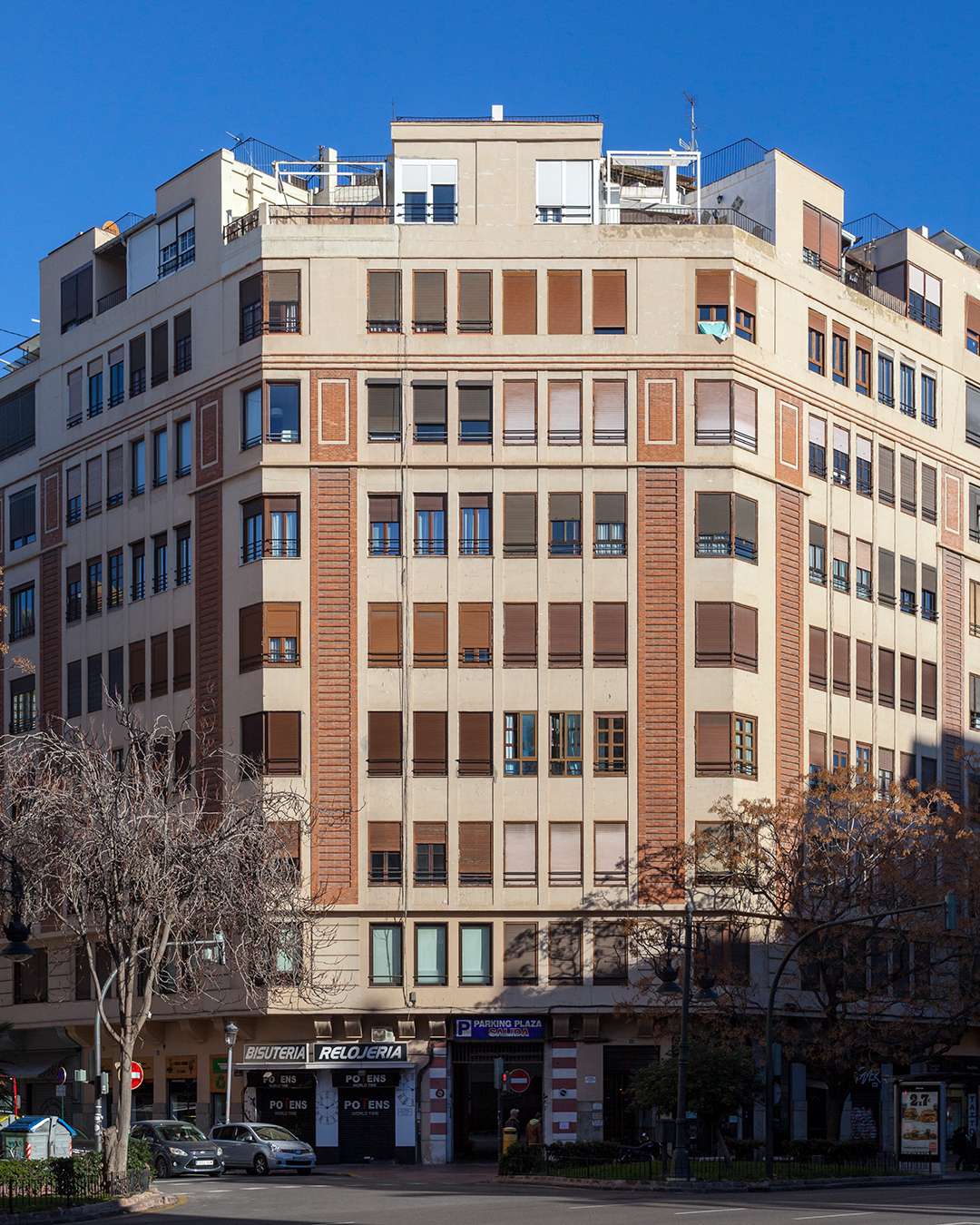Grupo Residencial Agentes Comerciales. Sección A