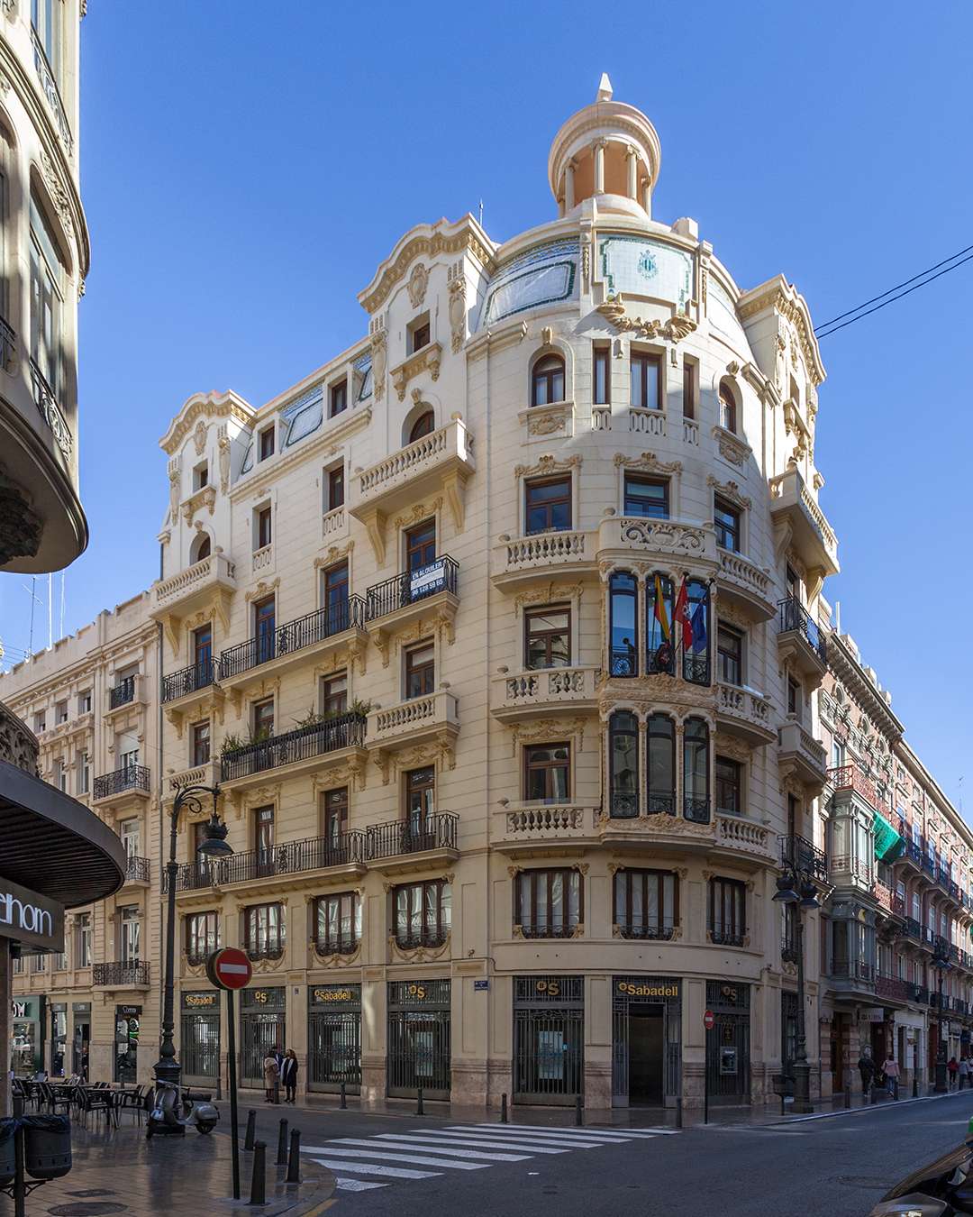 Edificio de oficinas (Sede Banco Sabadell)