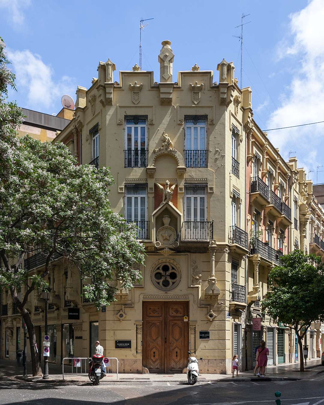 Edificio Cortina II (Casa de los Dragones)
