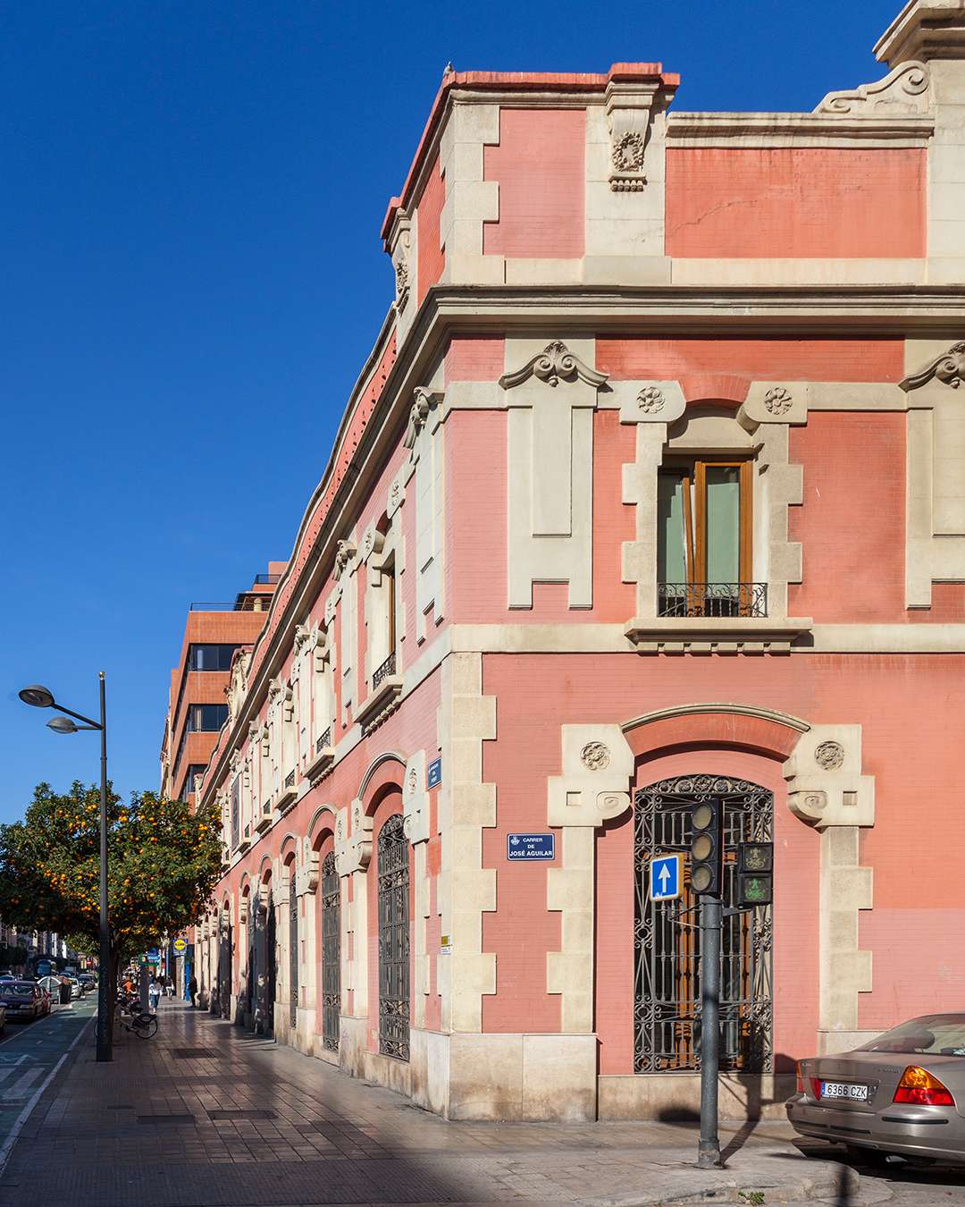 Espacio de oficinas y comercios (Antigua Fábrica Industrias Aceiteras Casanova)