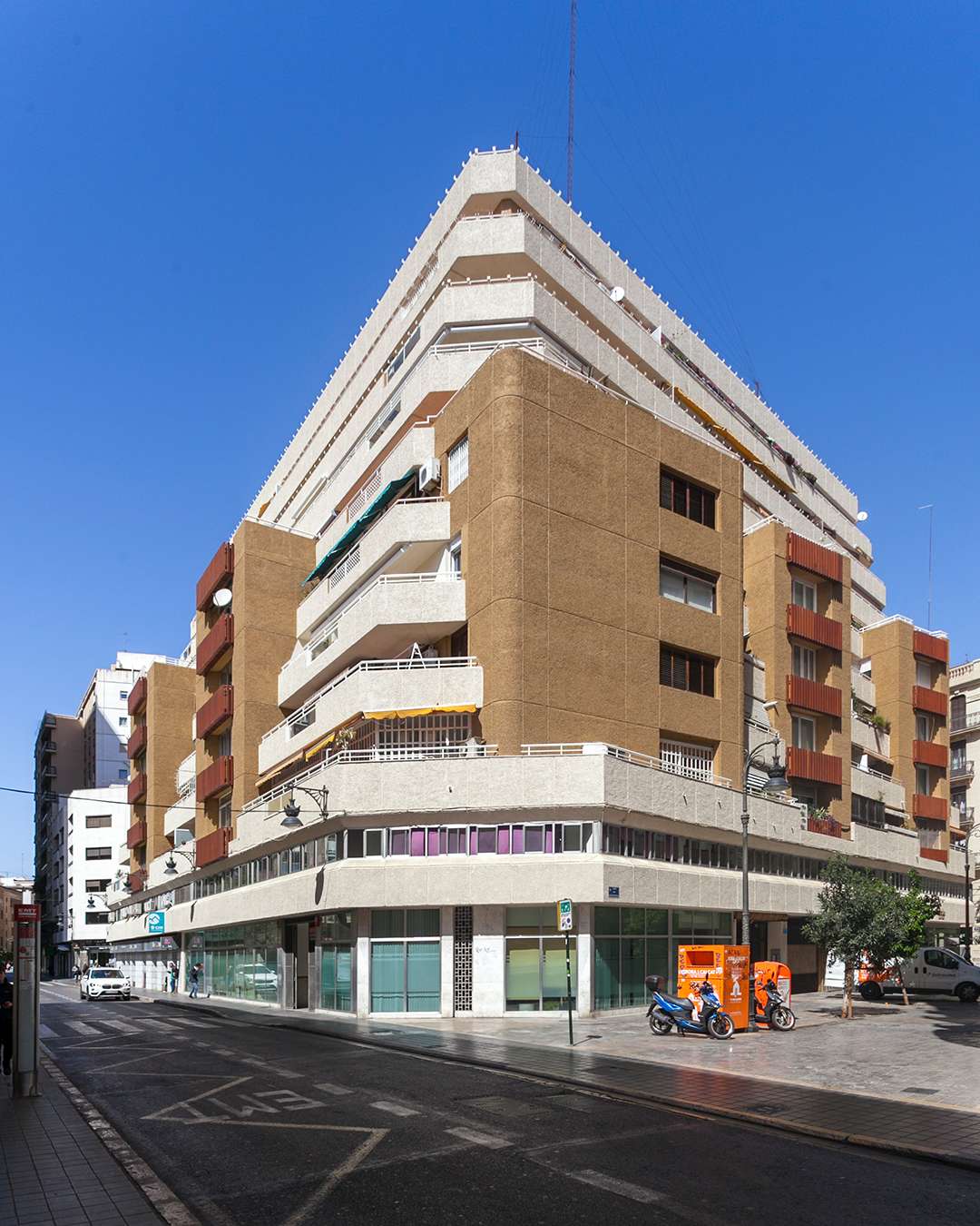 Edificio Vicoman Rex (La Pirámide)