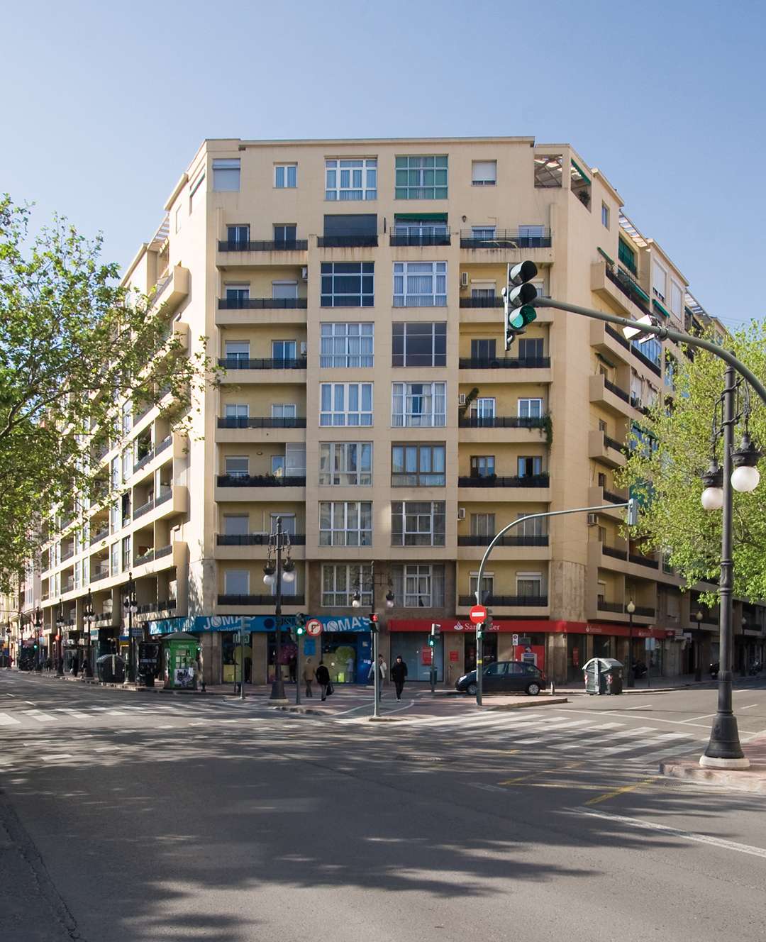 Grupo Residencial Agentes Comerciales. Sección E