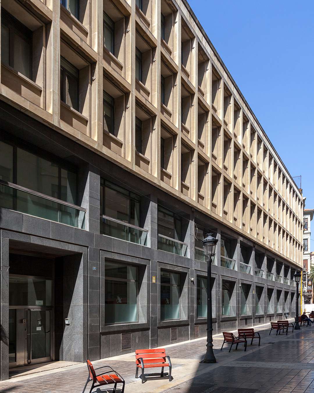 Agencia Tributaria. Delegación Especial de Valencia (Antiguo Edificio social del Banco de Vizcaya)